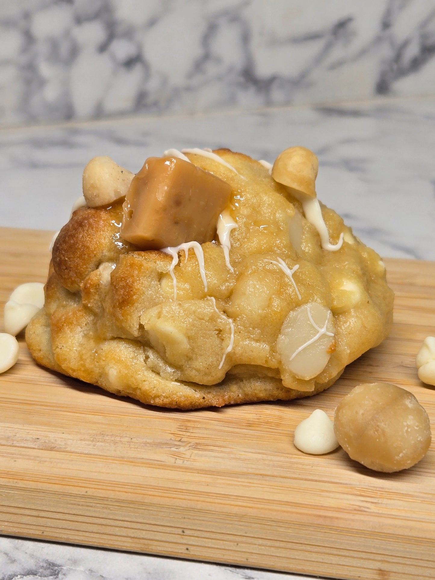 MACADAMIA WHITE CHOCOLATE SALTED CARAMEL