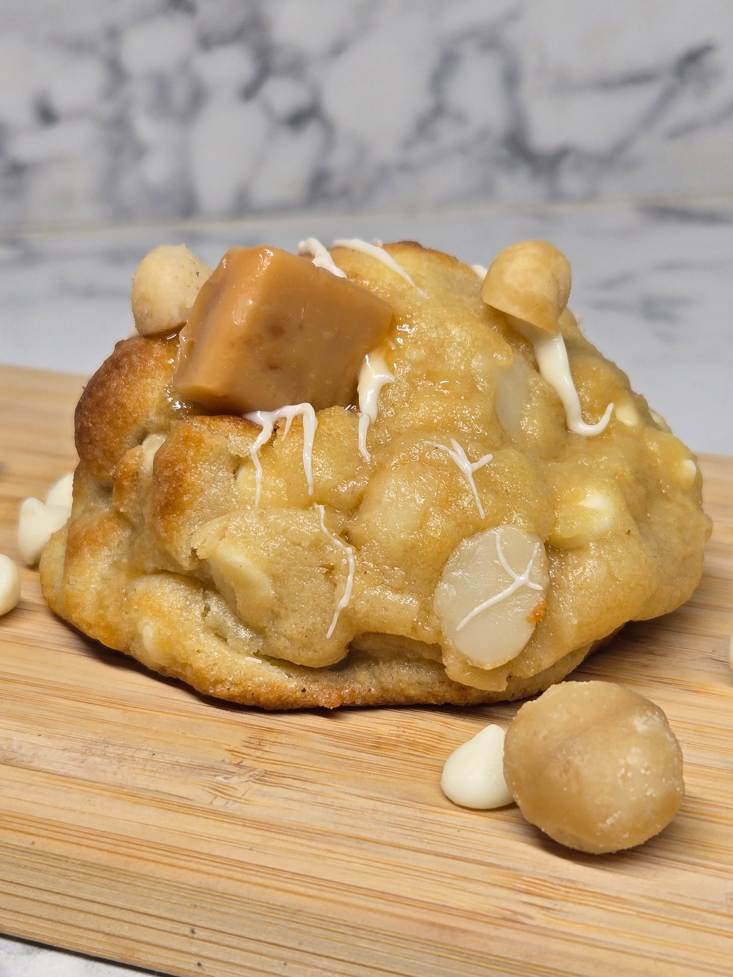 MACADAMIA WHITE CHOCOLATE SALTED CARAMEL