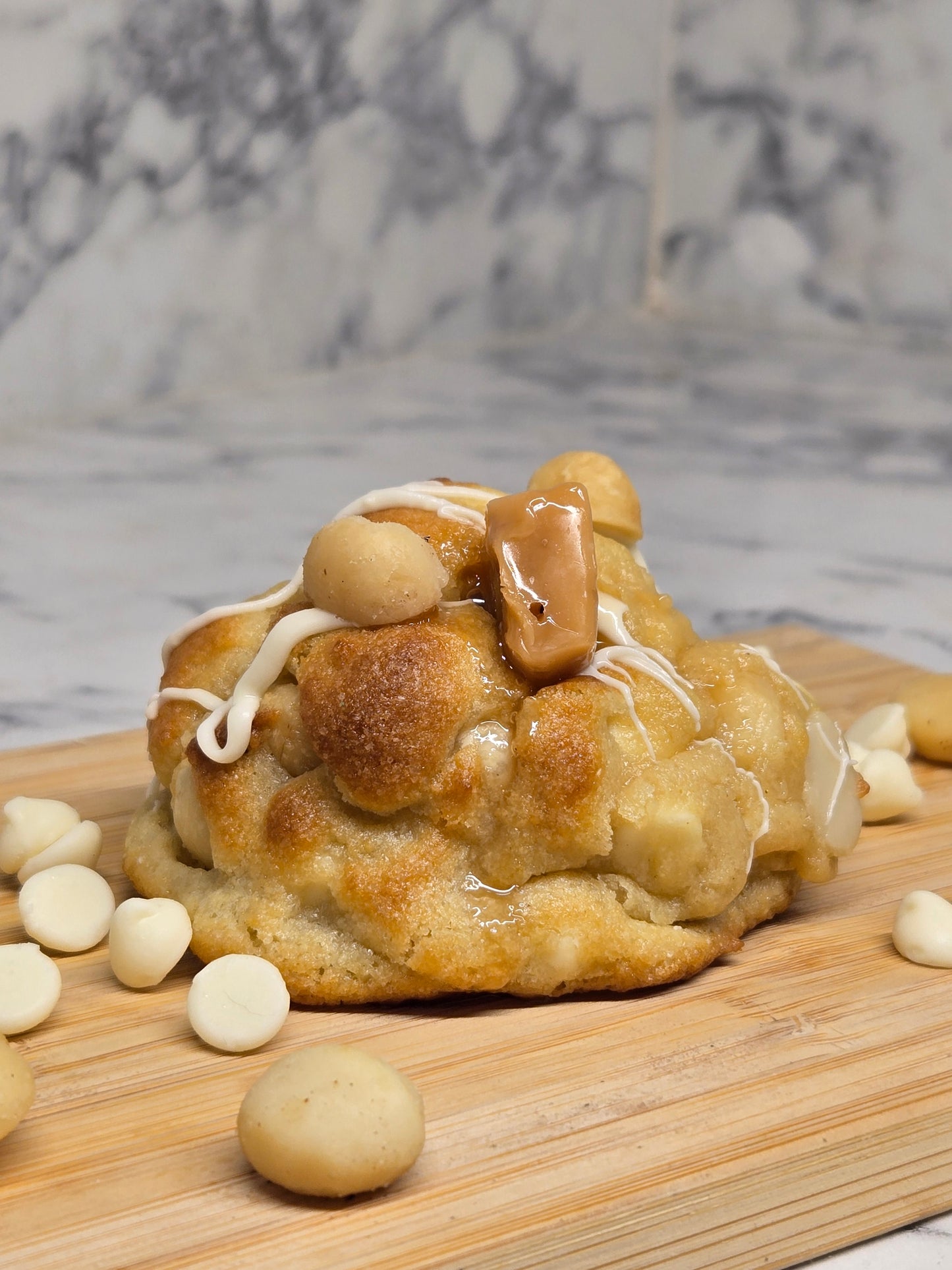 MACADAMIA WHITE CHOCOLATE SALTED CARAMEL