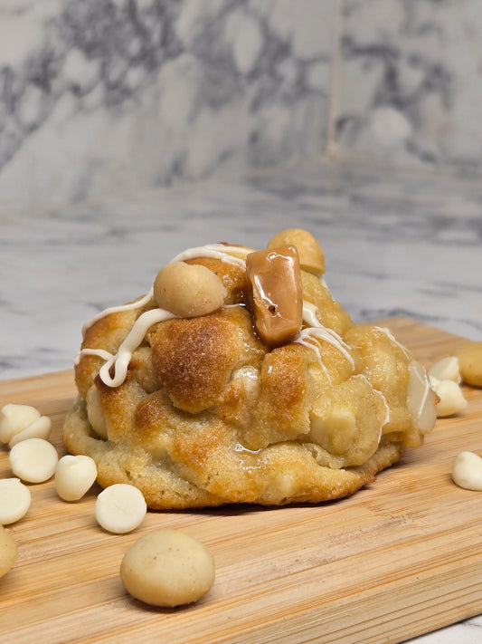 MACADAMIA WHITE CHOCOLATE SALTED CARAMEL